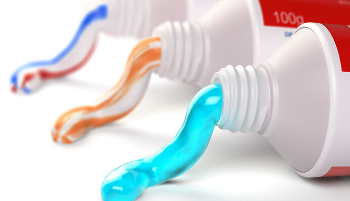 Что означает цветная полоска на зубной пасте: развеиваем распространенный миф