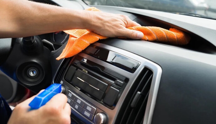 Будет чистым надолго: водителям рассказали, как избавиться от пыли в авто