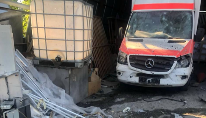 Росіяни обстріляли з "Градів" лікарню в Херсоні. Фото і відео