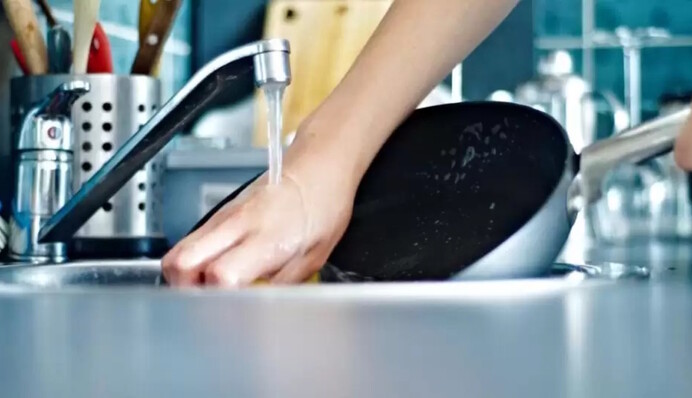 Как избавиться от жира в холодной воде: 5 полезных советов