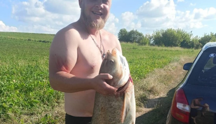 Товстолоб-гігант: українець похвалився вражаючим трофеєм