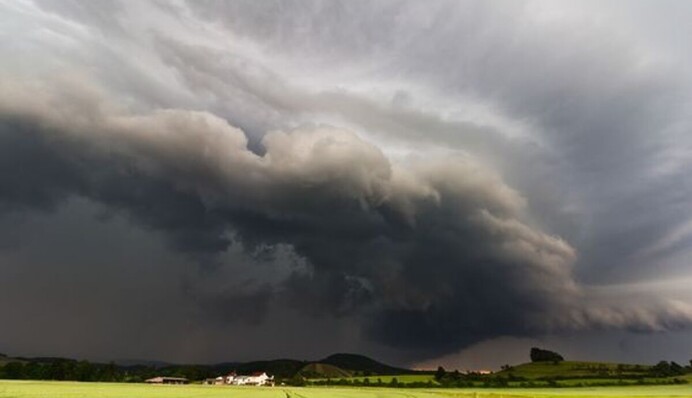 В четверг Украину снова накроют дожди и грозы, а кое-где шквалы