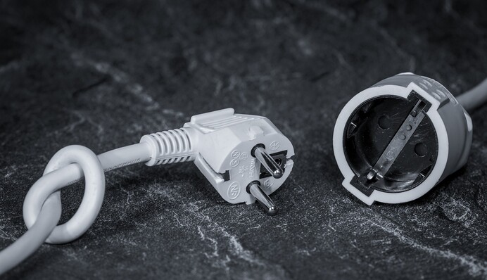 Як зекономити на світлі вдома: лайфхаки під час блекаутів