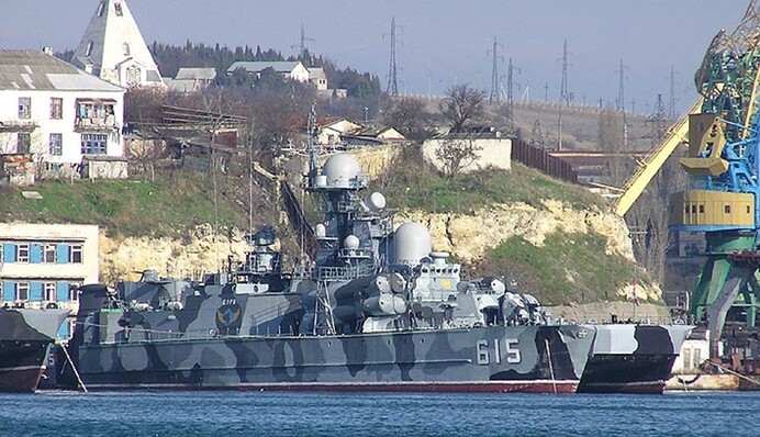 Два російські ракетні кораблі на повітряних подушках втекли із Севастополя