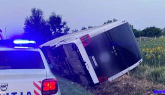 У Румунії перевернувся автобус з туристами, які їхали з Києва
