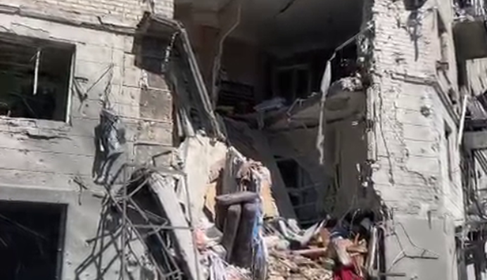 Кількість загиблих та поранених збільшилася: Зеленський показав наслідки удару по Харкову