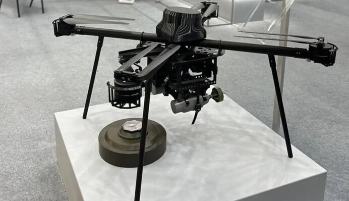 Українці здивували іноземців дроном Fury PRO у Парижі