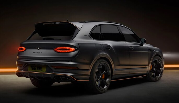 В Киеве чемпион Украины на своем Bentley устроил ДТП