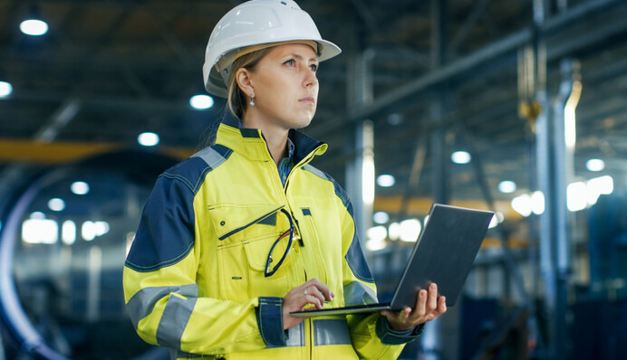 ​Неженские профессии для женщин и снижение уровня дискриминации по возрасту: как война ломает стереотипы при приеме на работу