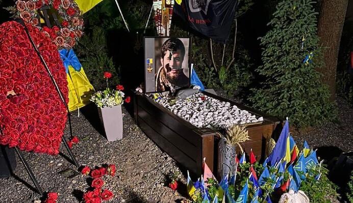 Жінку, яка розгромила могили захисників, помістили до психлікарні