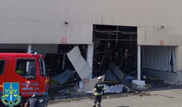 Удар по Одесі: РФ пошкодила  склади торговельної мережі, пожежу вже ліквідували