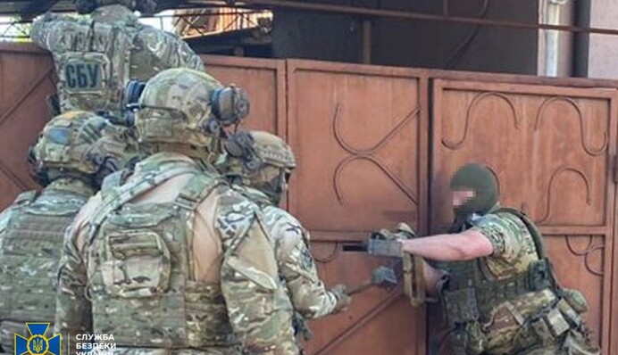 СБУ задержала в Черкассах рэкетиров, которые требовали деньги у семьи погибшего воина ВСУ