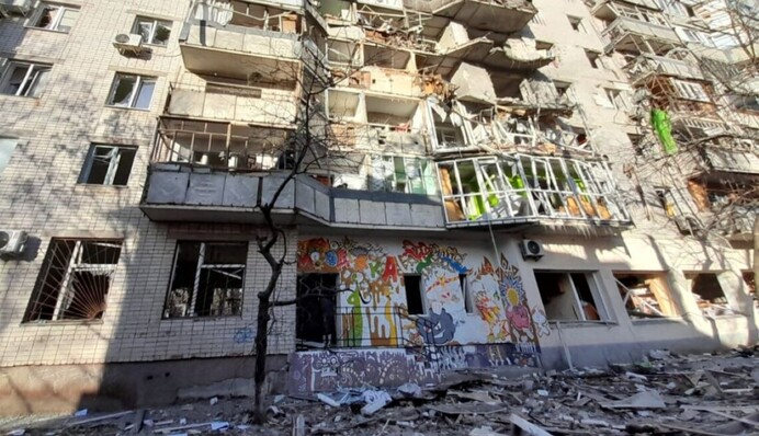 Вибиті вікна і двері: Росія вгатила по будинку культури на Херсонщині