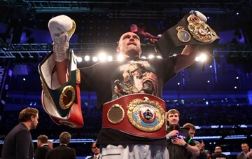 Усик отказался от пояса IBF