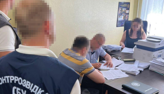 Розкрадання держкоштів оборонного підприємства - СБУ викрила експосадовця