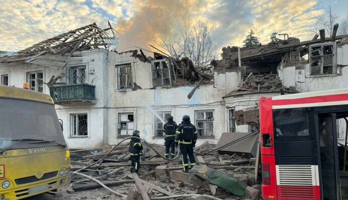 Мужчине ампутировали ногу: в Покровске литовские волонтеры попали под обстрел