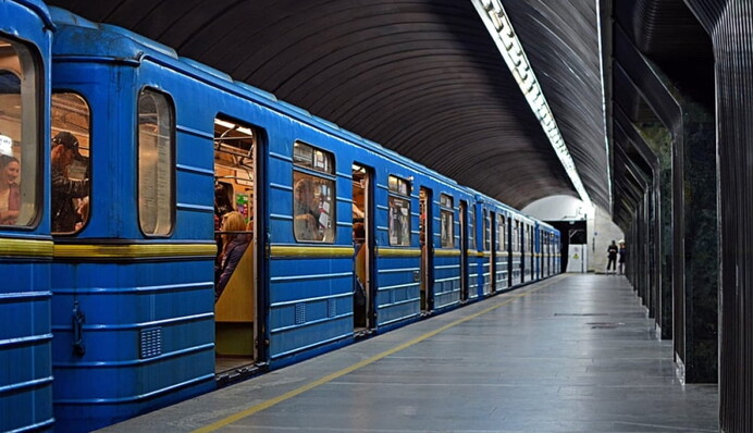В метро Киева произошло чрезвычайное происшествие: 4 станции закрыли на вход