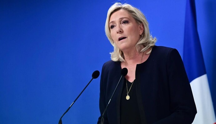 Ле Пен заявила, что не позволит отправить французские войска в Украину