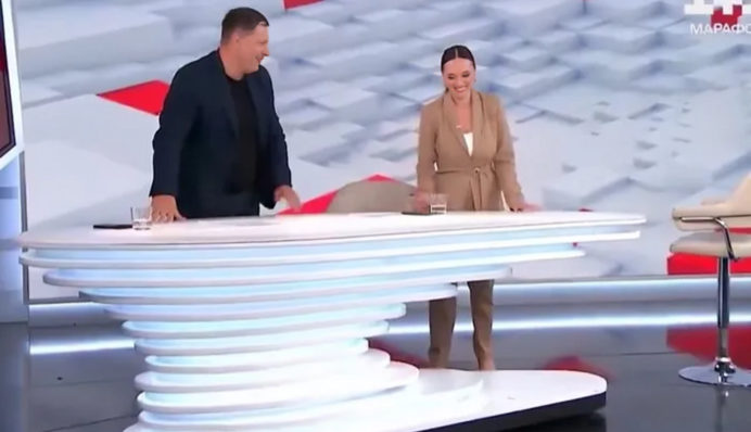 На национальном телемарафоне произошел курьез со столом-