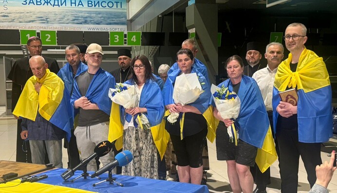 З російського полону повернули ще 10 українців - серед них священники і заступник голови Меджлісу