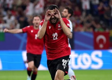 Старое фото Криштиану Роналду с грузинскими детьми-футболистами стало знаковым