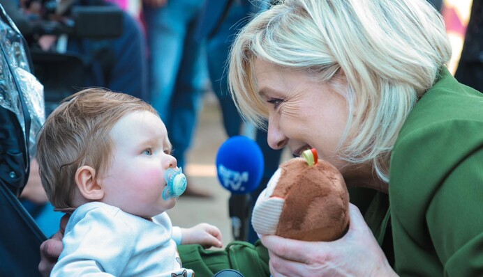 Перемога на виборах партії Ле Пен спричинила хвилю протестів у Франції