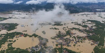 У Китаї внаслідок повені сотням тисяч людей довелось евакуюватися
