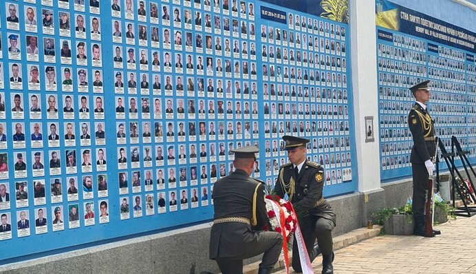 Начальник Генштаба армии Польши прибыл к Сырскому