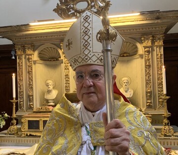 Ватикан наказал заклятого врага Папы Римского