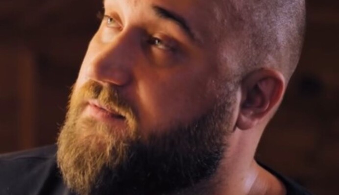 "Какой стыд": военная обратилась к сбежавшему в США Руслану Ханумаку