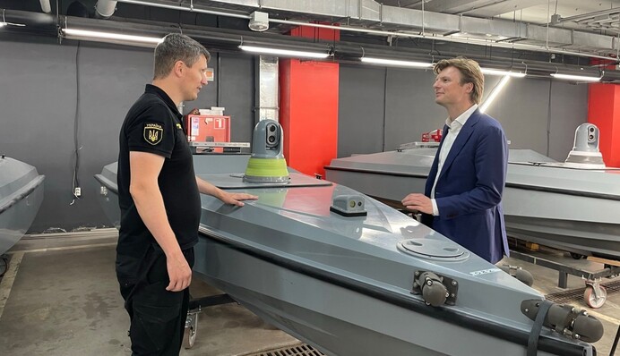 Міністру оборони Нідерландів показали найефективнішу українську зброю — він виклав фото