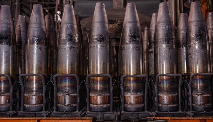 ЕС предоставил Украине вдвое меньше снарядов, чем обещал