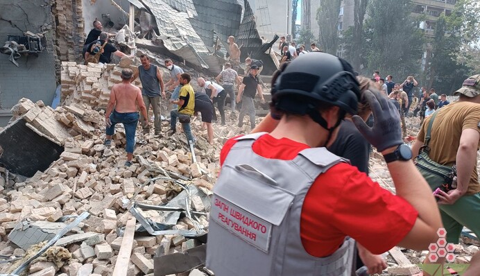 Це до сліз: на розбиранні завалів 