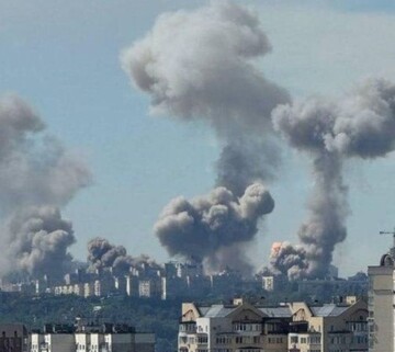 У Києві під час розбору завалів обвалилась частина будинку