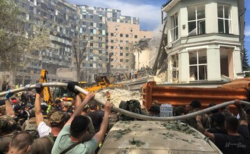 З'явилось відео моменту одночасного удару кількох ракет по Києву