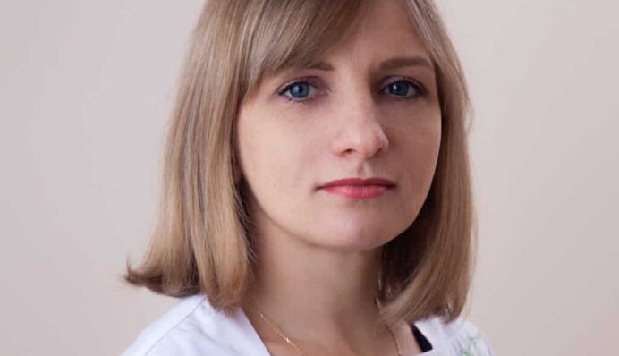 Від удару по київській клініці загинула акушерка, яка щойно вийшла з декрету