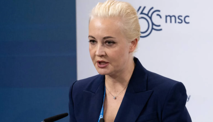 В РФ суд заочно арештував дружину померлого опозиціонера Навального