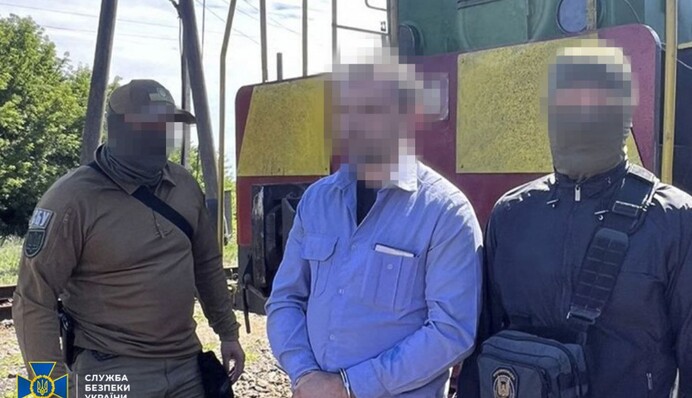 «Зливав» маршрути руху ешелонів ЗСУ: СБУ затримала залізничника-зрадника