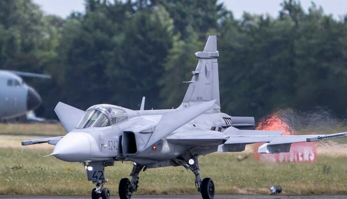 Швеция выразила готовность передать Украине истребители Gripen