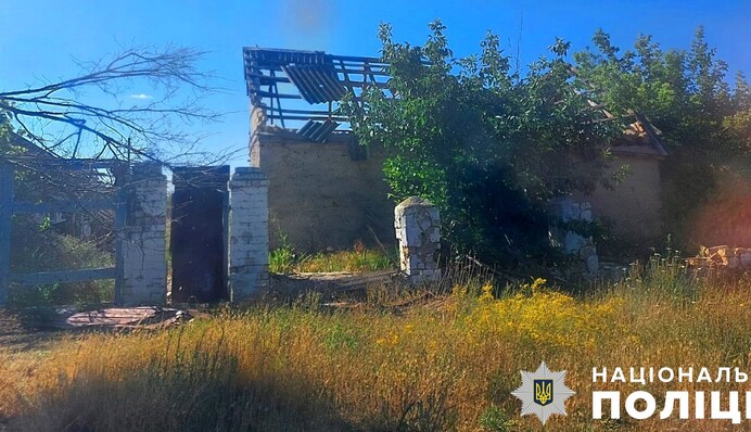 Росія вгатила по Херсону: поранені поліціянти, рятувальник, волонтери і працівник ОВА