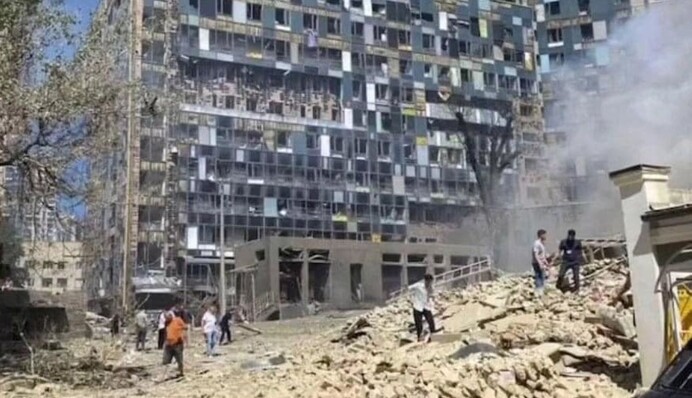 Два поврежденных корпуса 