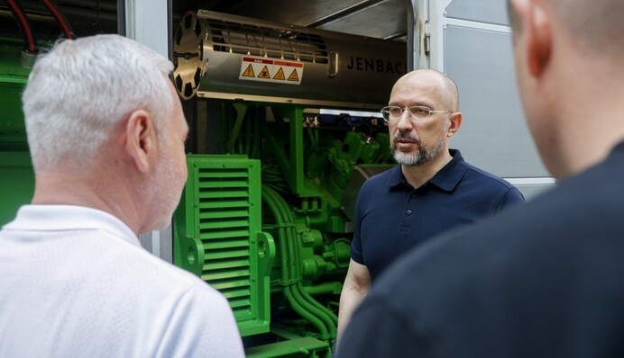 Премьер рассказал местным властям, как спасаться от блекаутов