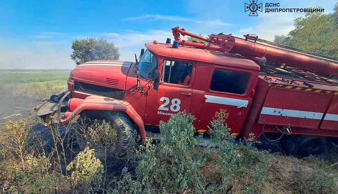 В Днепропетровской области под вражеский обстрел попали спасатели