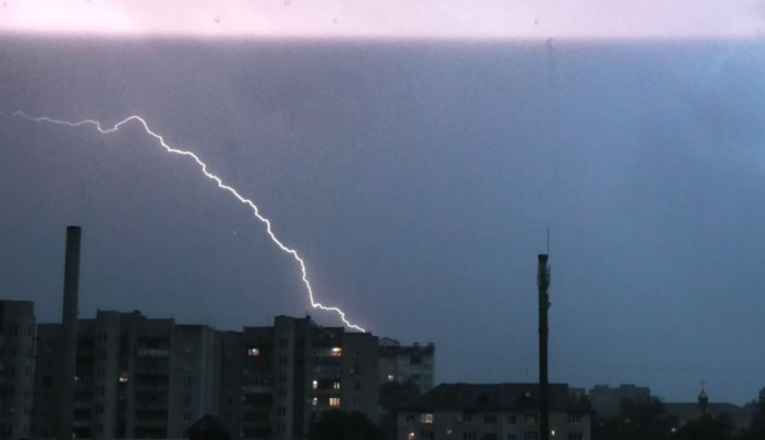 Гроза на Львовщине вызвала пожары и обесточивание