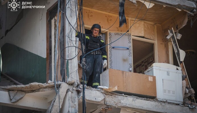 У Мирнограді внаслідок удару по п’ятиповерхівці загинули три людини