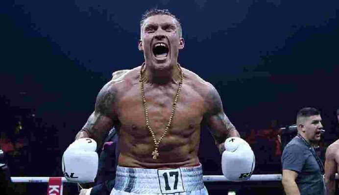 ​Усик отримав легендарну зброю у подарунок - іменну