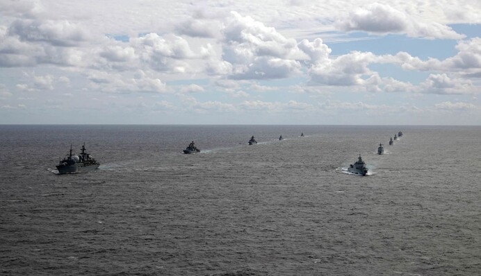РФ совместно с Китаем начали военно-морские учения