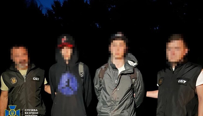 У Львові затримали місцевих, що підпалювали авто українських військових