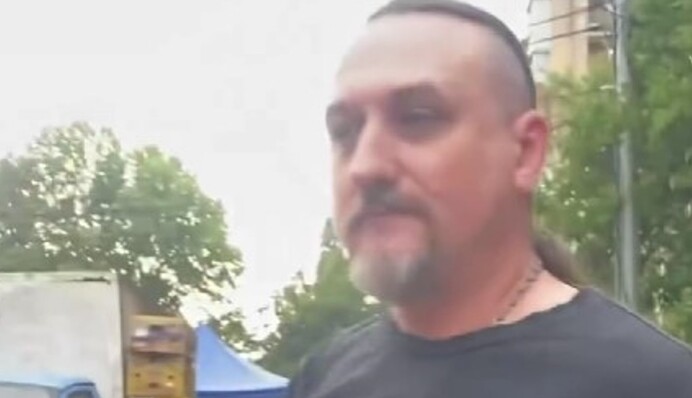 В Одесі чоловік через негативні висловлювання про українську мову та ЗСУ потрапив у публічний скандал