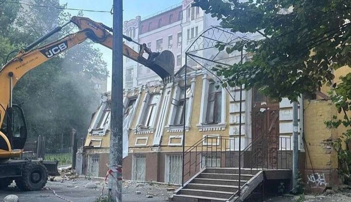 Скандал со сносом усадьбы Зеленских: полиция сообщила о подозрении